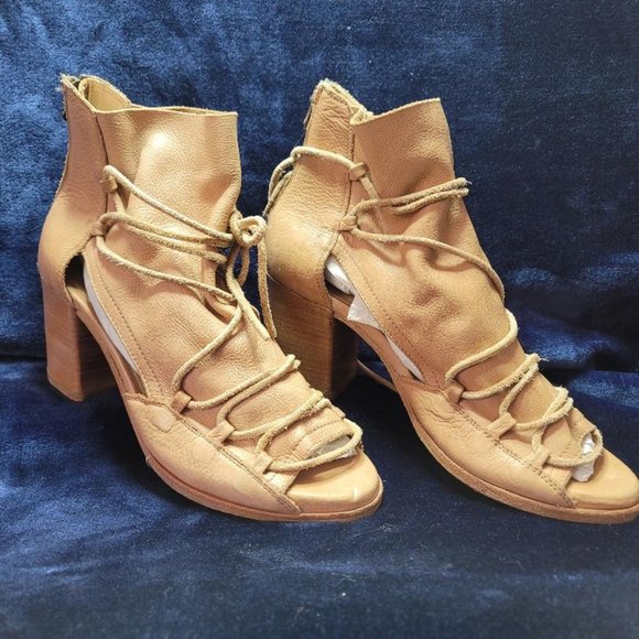 Baske California Heels - Picture 2 of 6